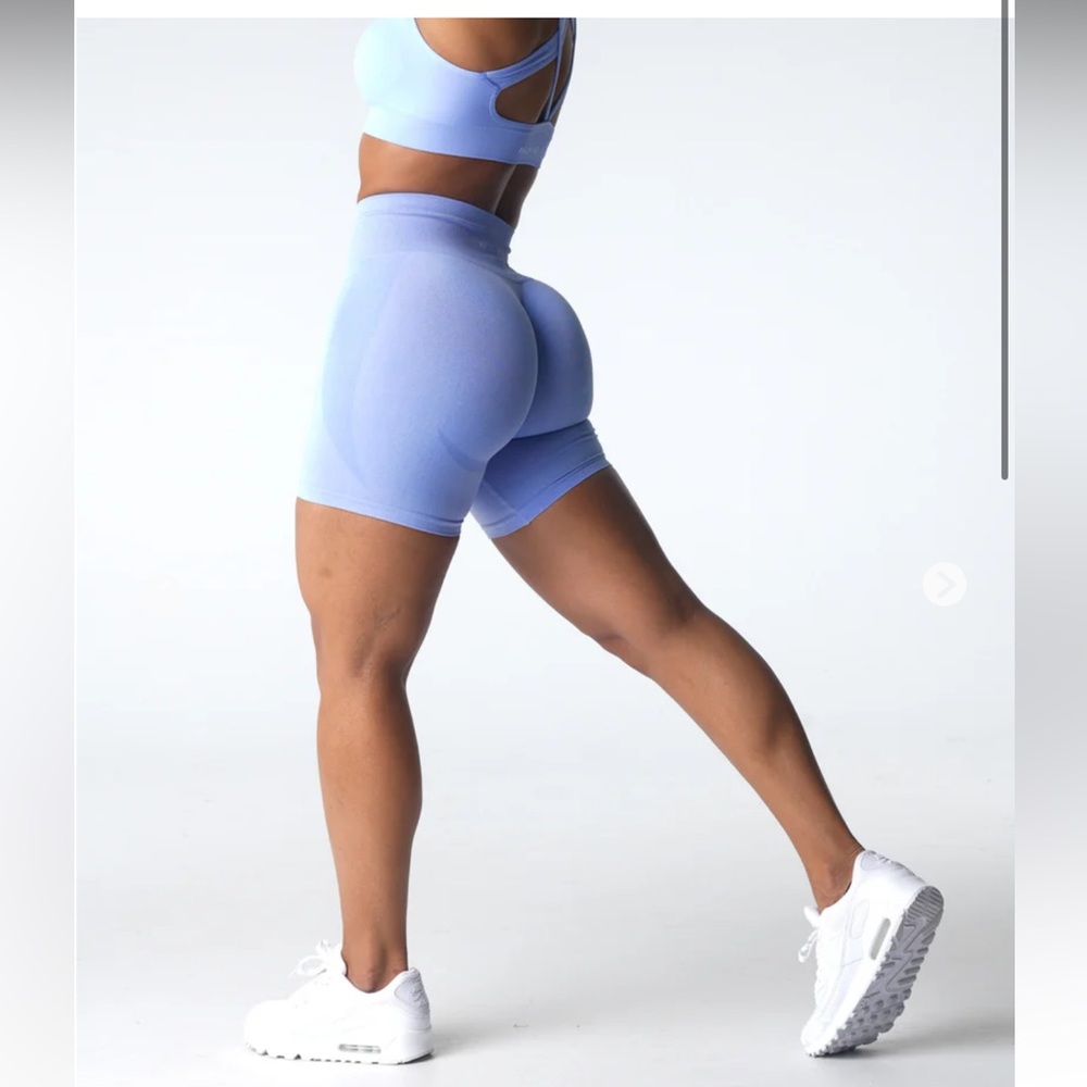 Periwinkle NVGTN Contour Seamless shorts
